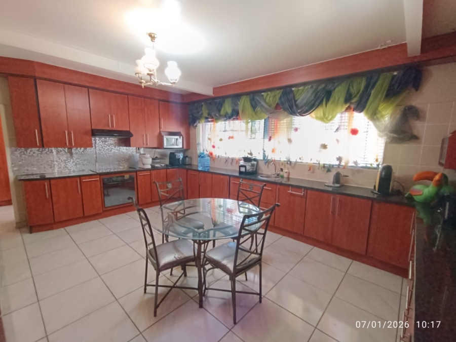 5 Bedroom Property for Sale in Wilkeville North West